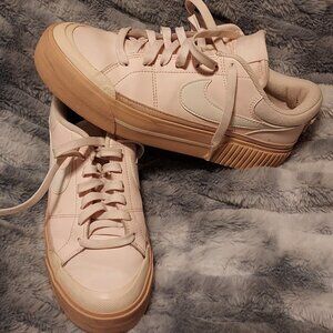 Women's pink Nikes Size 8.5